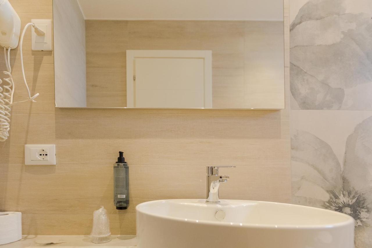 Hotel Altamarea Misano Adriatico Εξωτερικό φωτογραφία