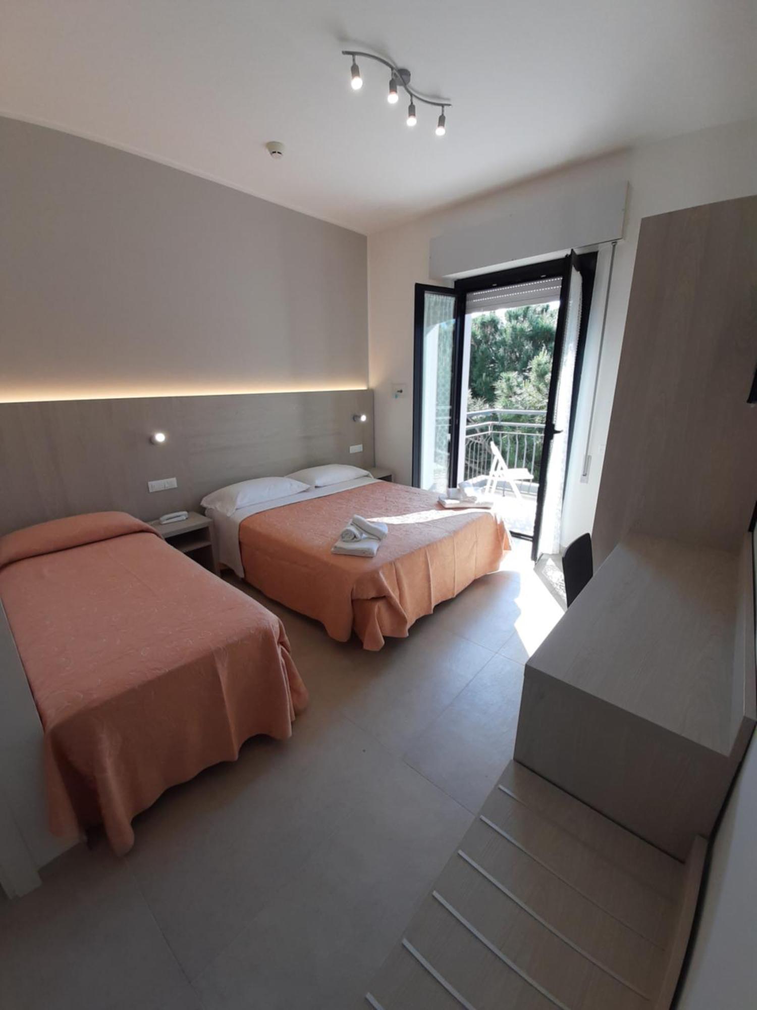 Hotel Altamarea Misano Adriatico Εξωτερικό φωτογραφία